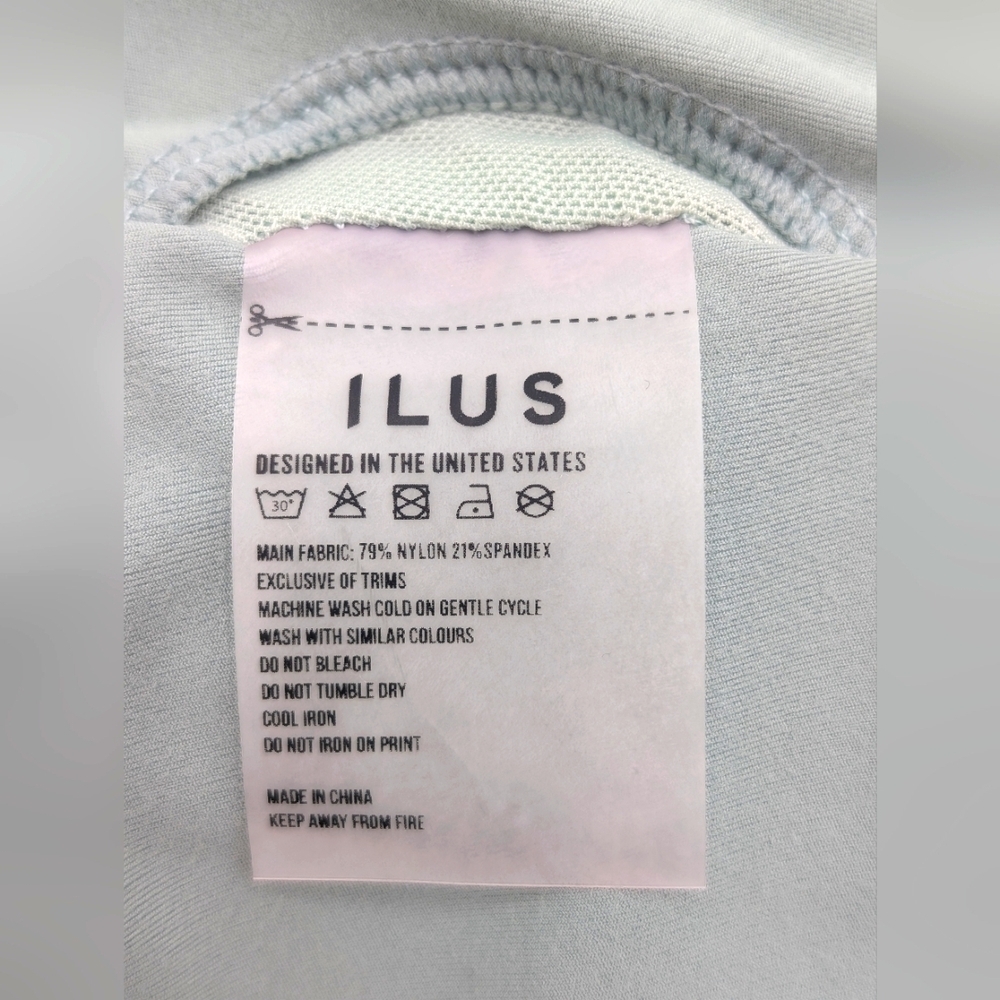 NWT ILUS Essential  Size XS Sea Foam High Neck Crop Top Front Zip It All In Bra - Picture 12 of 17